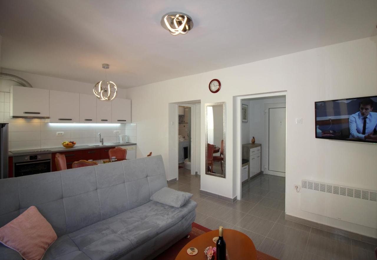 Apartment Agata In City Center Poreč Dış mekan fotoğraf